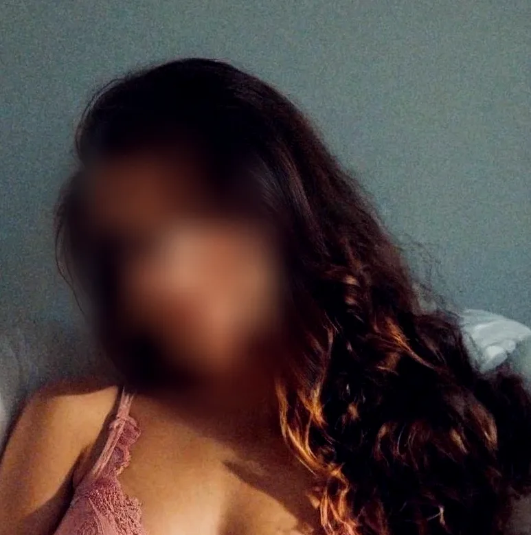Chantal, 25