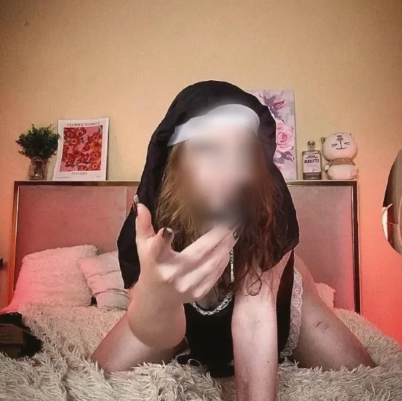 Cynthia, 23