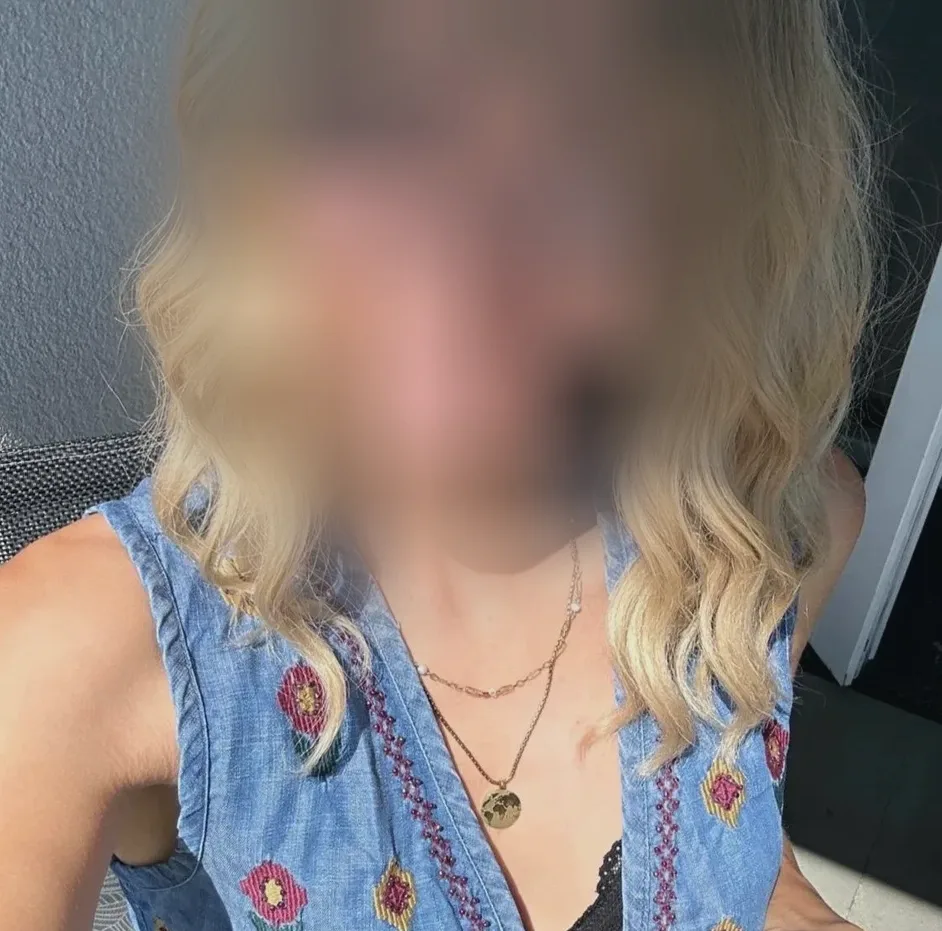 Rania, 26