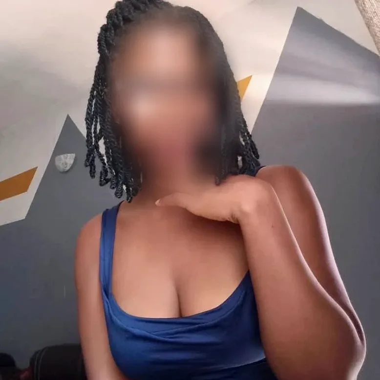 Yasmin, 29